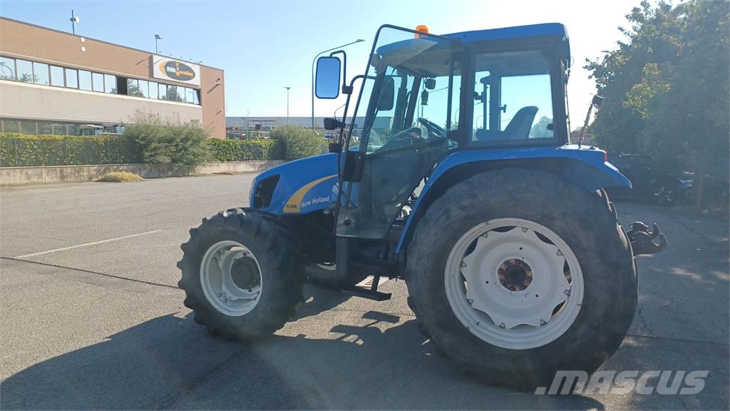 New Holland TL100A الجرارات