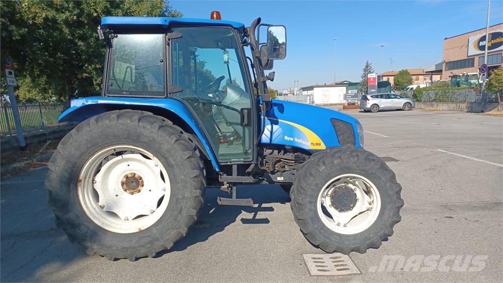 New Holland TL100A الجرارات