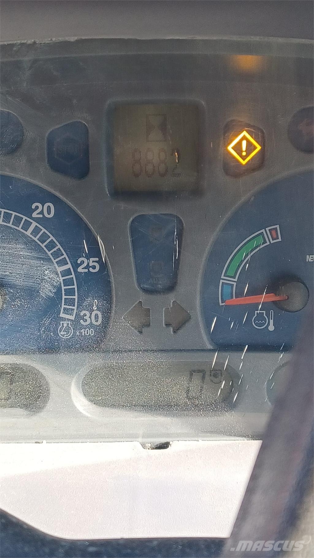 New Holland TL100A الجرارات