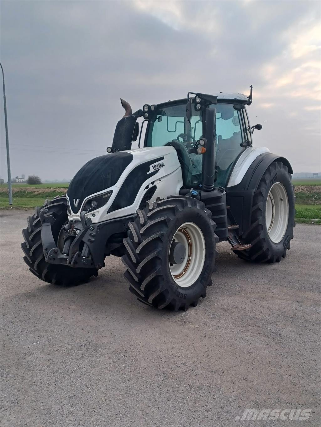Valtra T234V Tractores