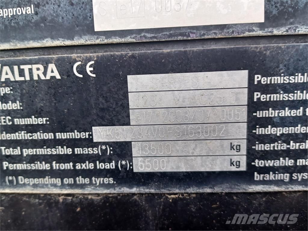 Valtra T234V Tractores