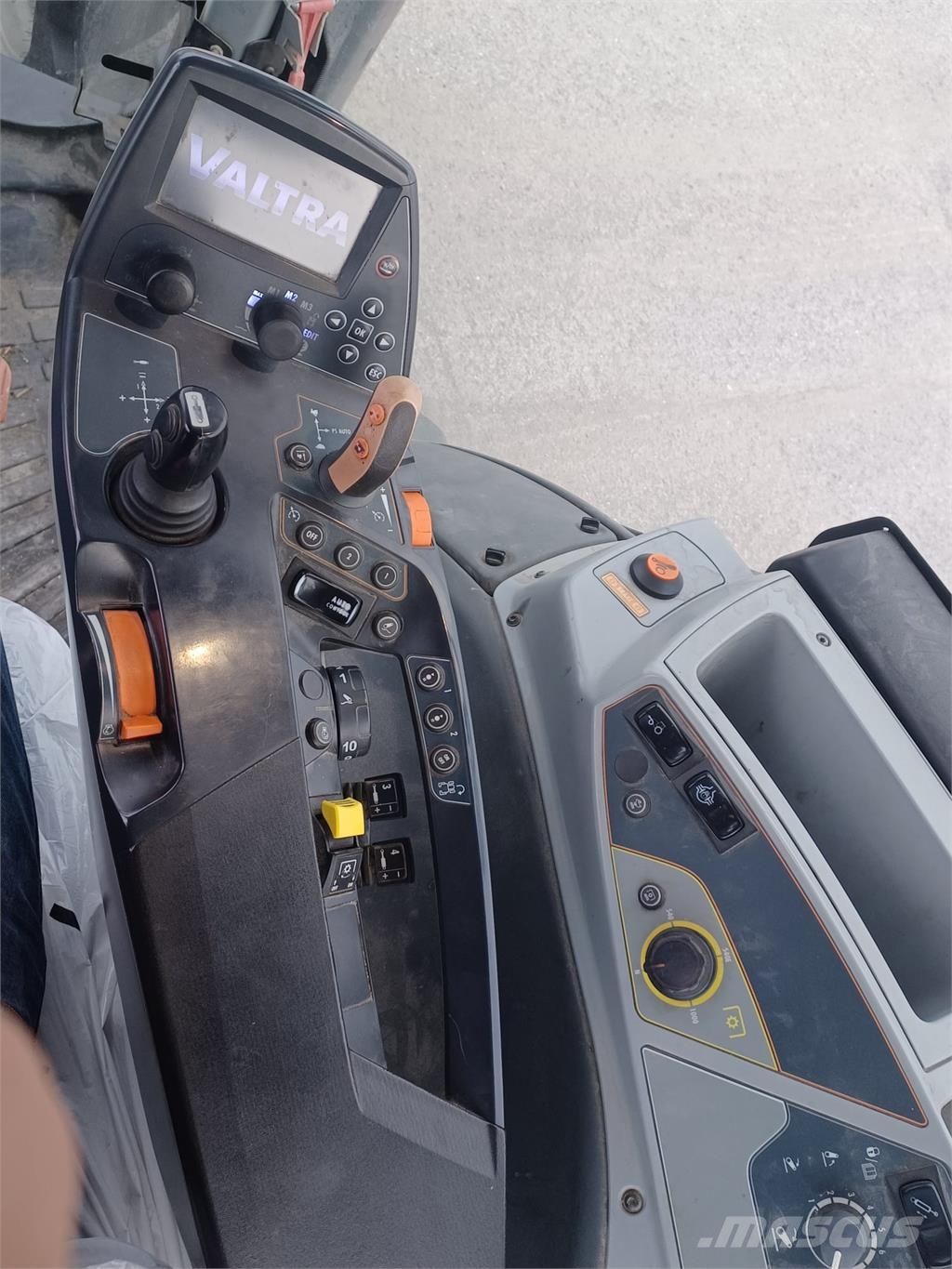 Valtra T234V Tractores