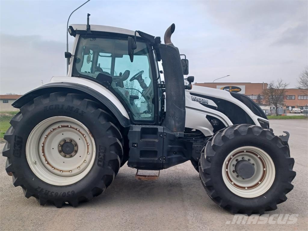 Valtra T234V Tractores