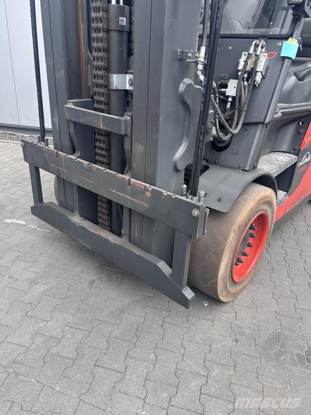 Linde E60-01 电动叉车