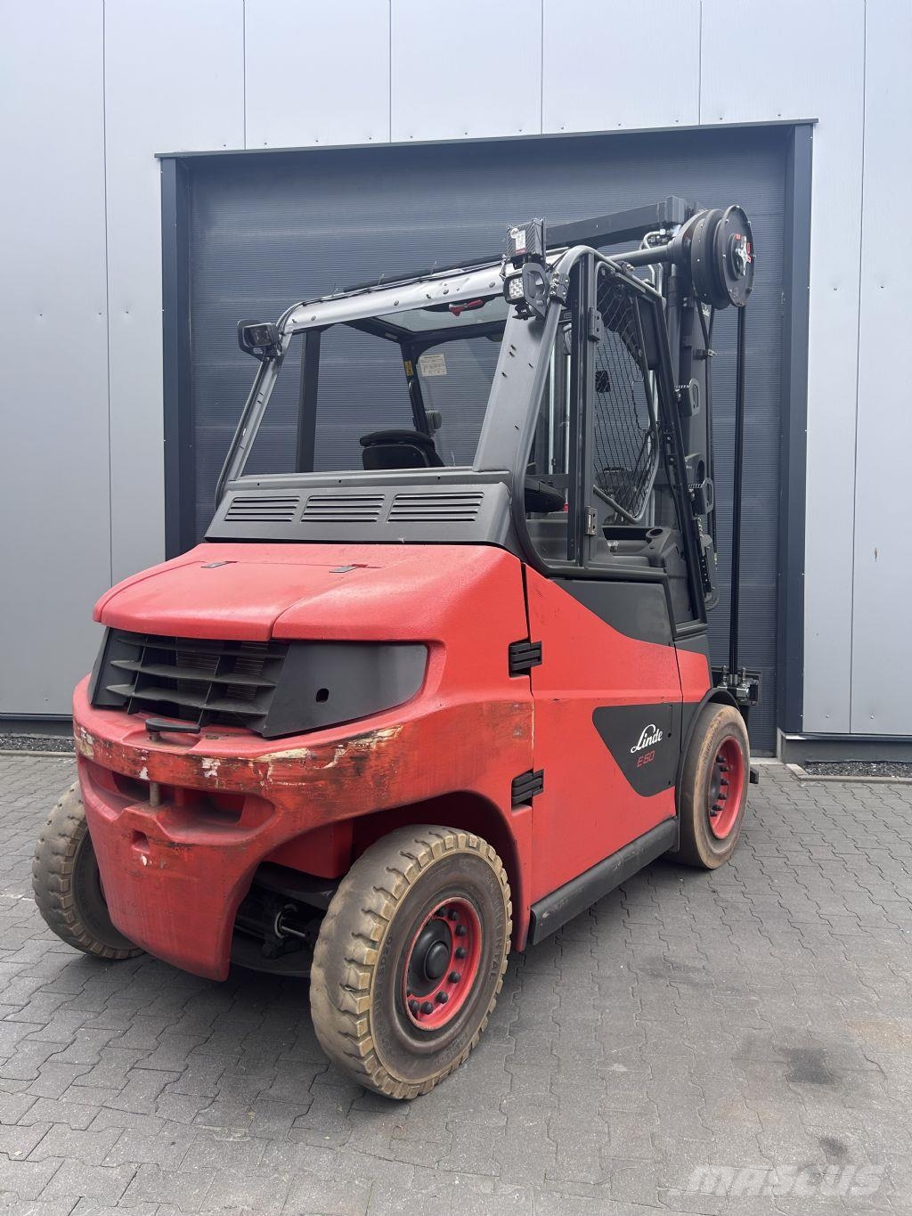 Linde E60-01 电动叉车