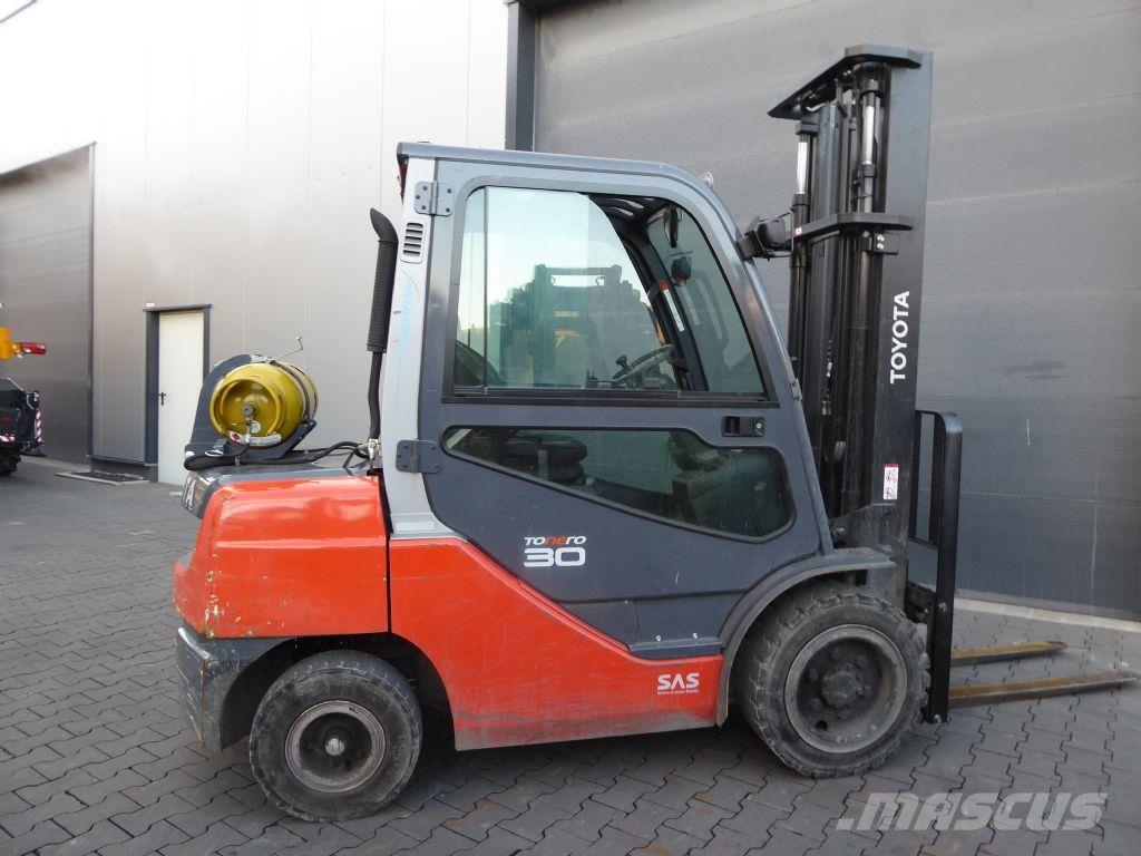 Toyota 02-8FGF30 Chariots GPL