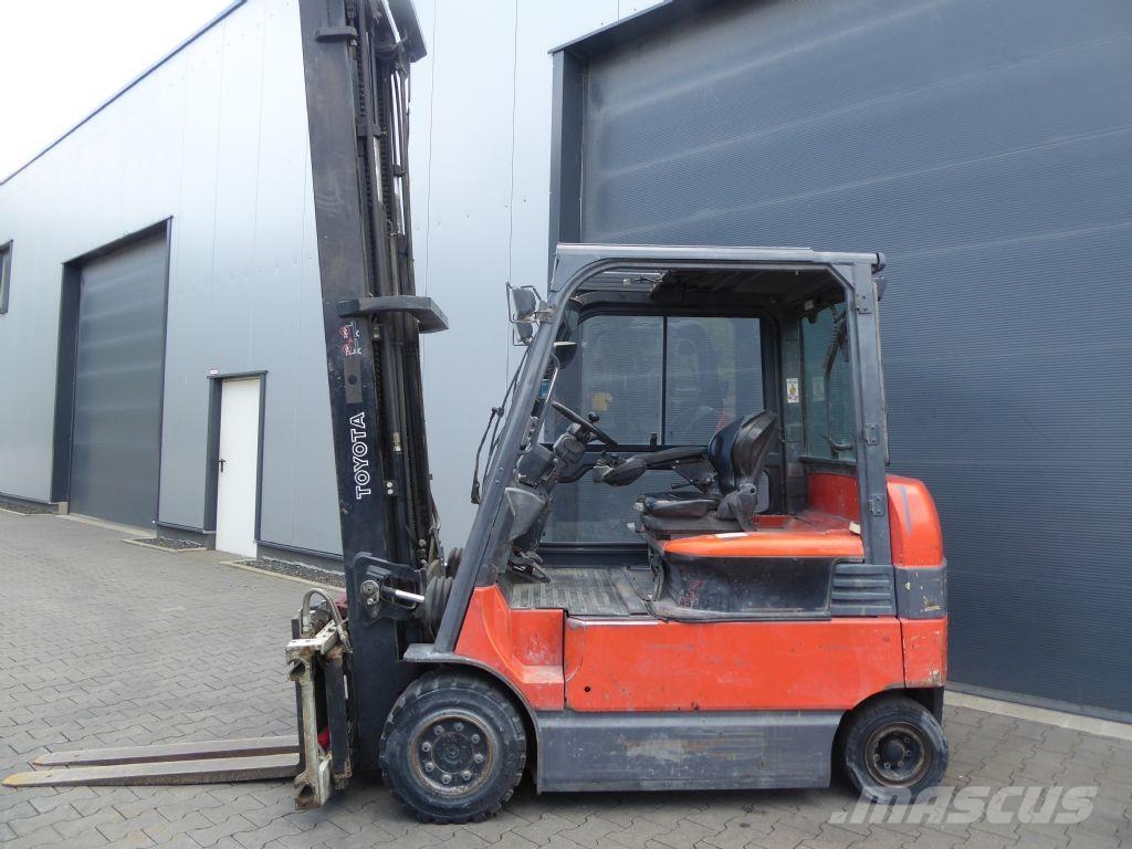 Toyota 7FBMF35 Electric forklifts