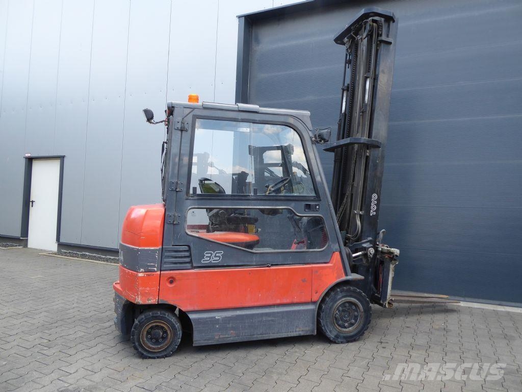 Toyota 7FBMF35 Electric forklifts