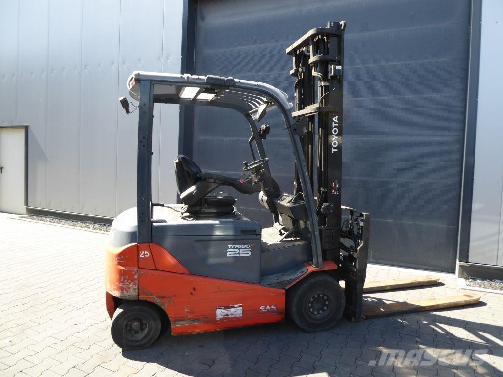 Toyota 8FBEKT25 Elektro Stapler