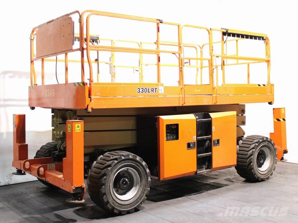 JLG 330 LRT Scheren-Arbeitsbühnen