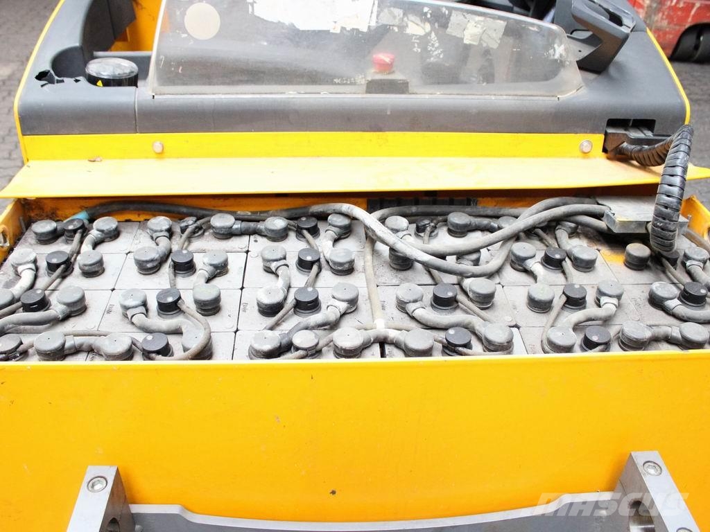 Jungheinrich ETV 320 DL GNE115-1151DZ Reachtruck voor hoog niveau