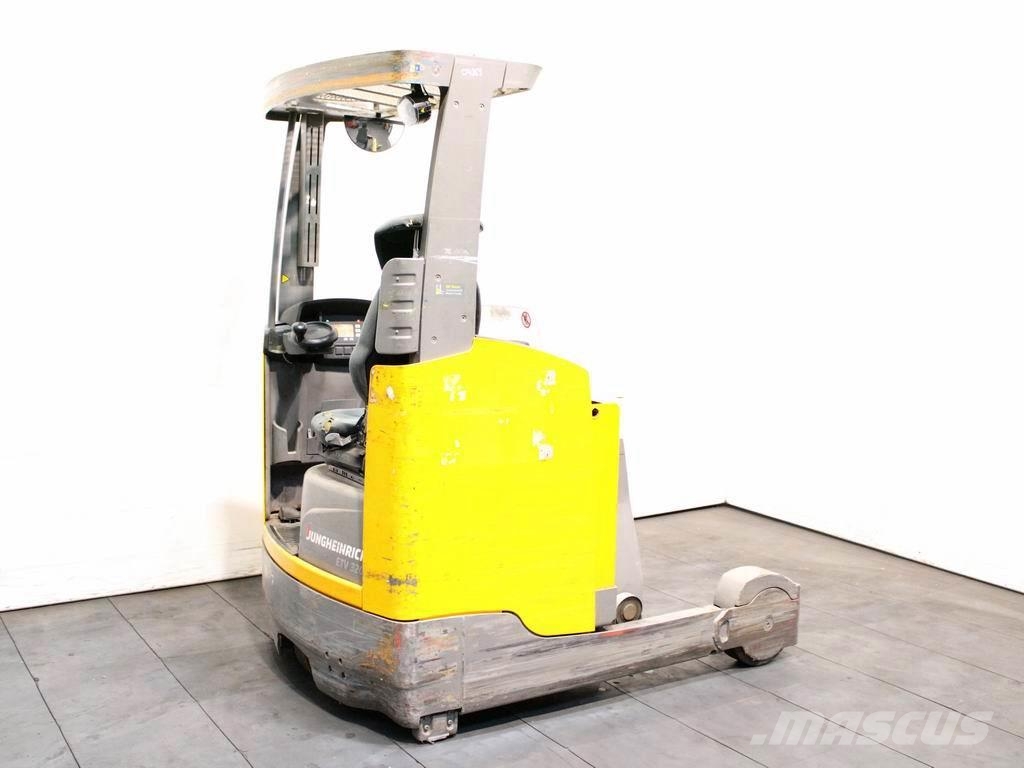 Jungheinrich ETV 320 DL GNE115-1151DZ Reachtruck voor hoog niveau
