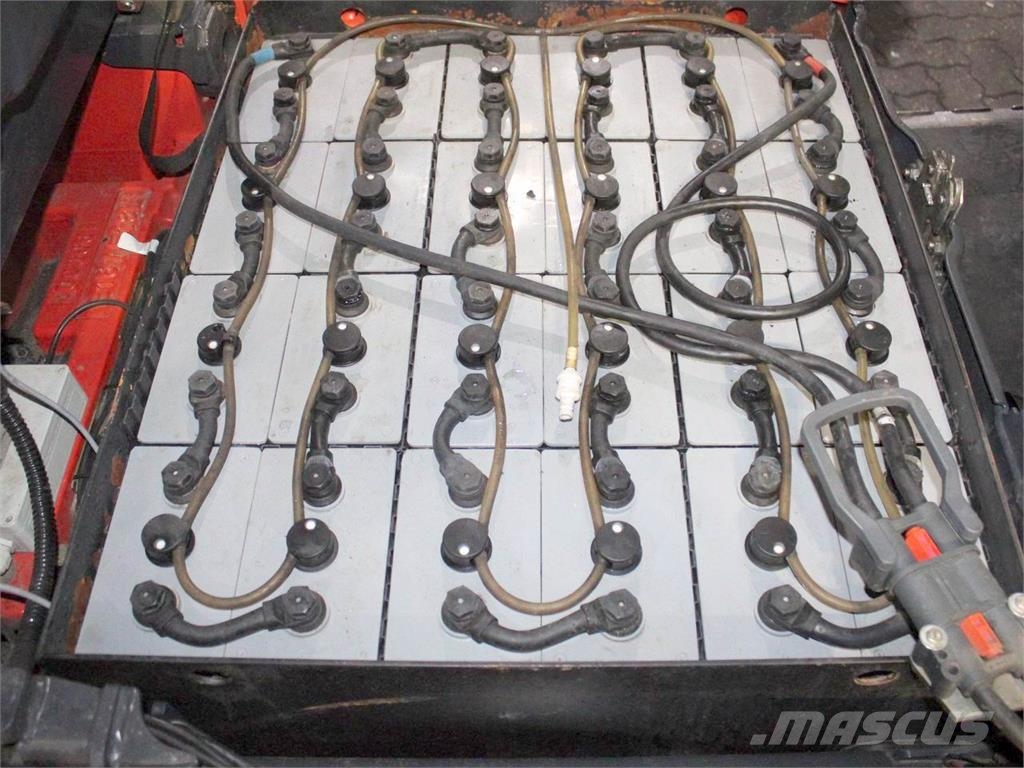 Linde E 18 L-01 386 电动叉车