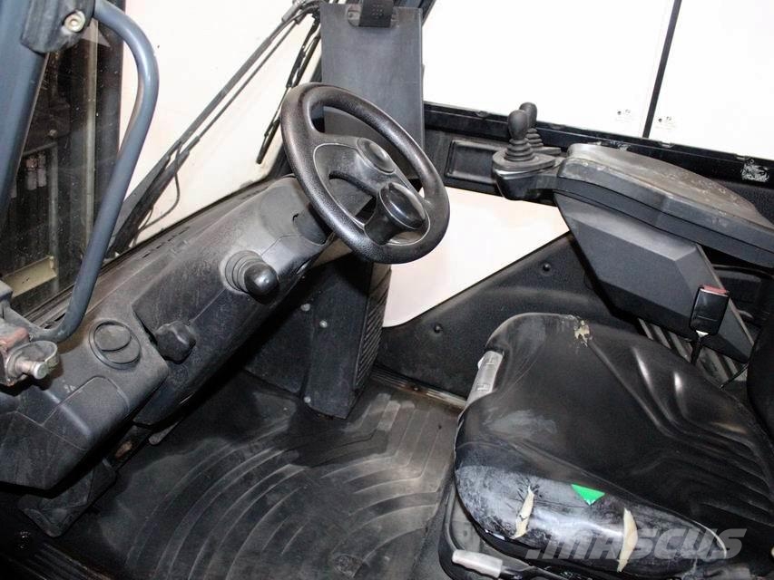 Linde H 25 D-01 392 Дизельні навантажувачі