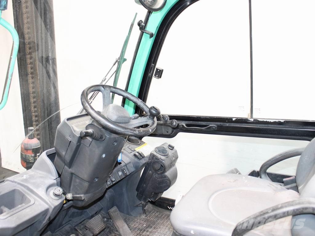Mitsubishi FD 50 NT Diesel forklifts