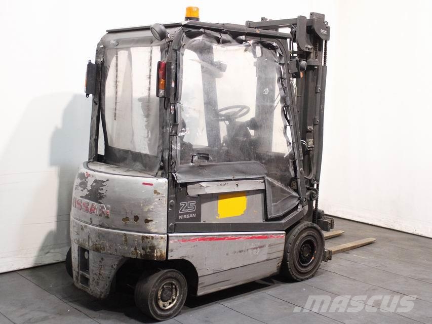 Nissan Q 02 L 25 CU Elektrikli forkliftler