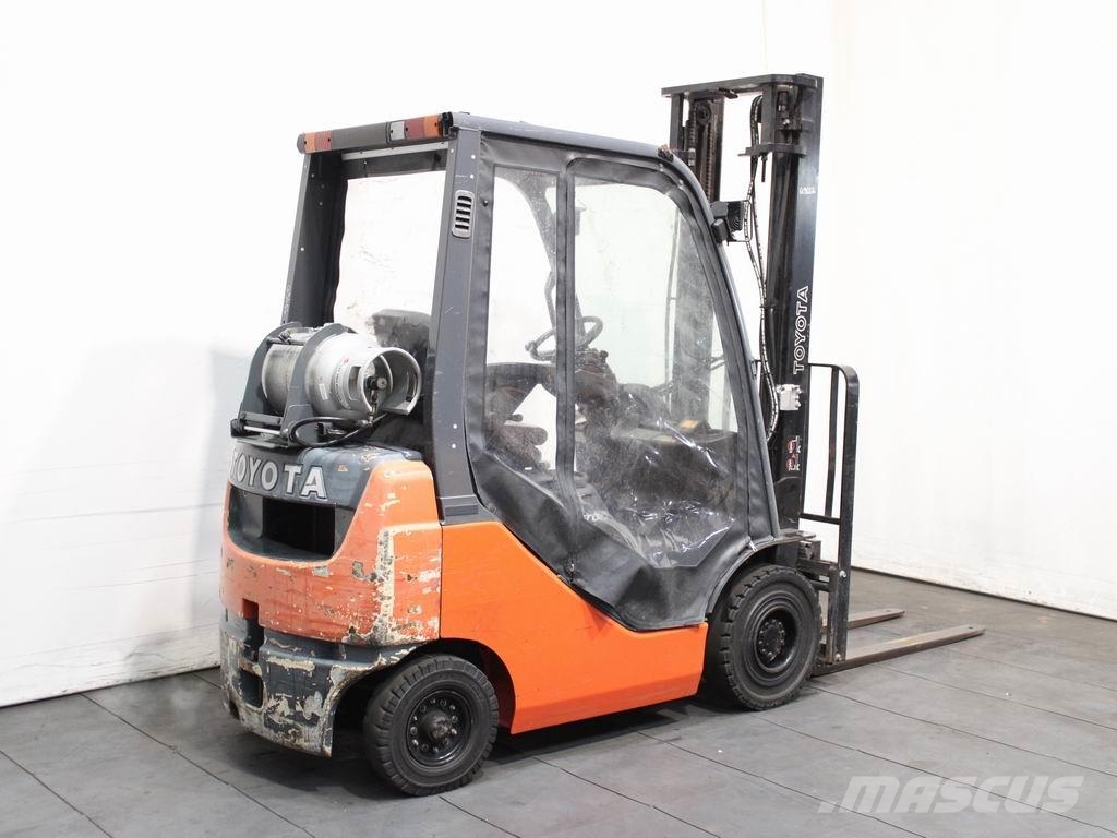 Toyota 02-8 FGF 15 天然气叉车