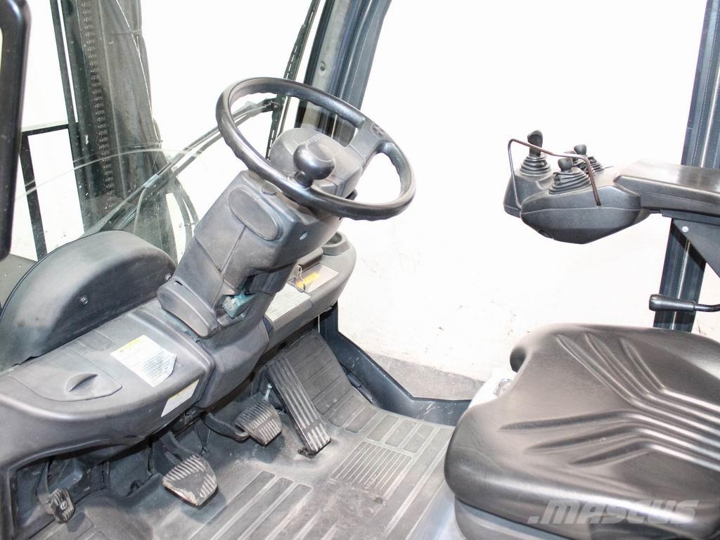 Toyota 02-8 FGF 15 天然气叉车