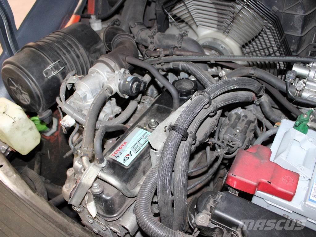 Toyota 02-8 FGF 25 Gázüzemű targoncák