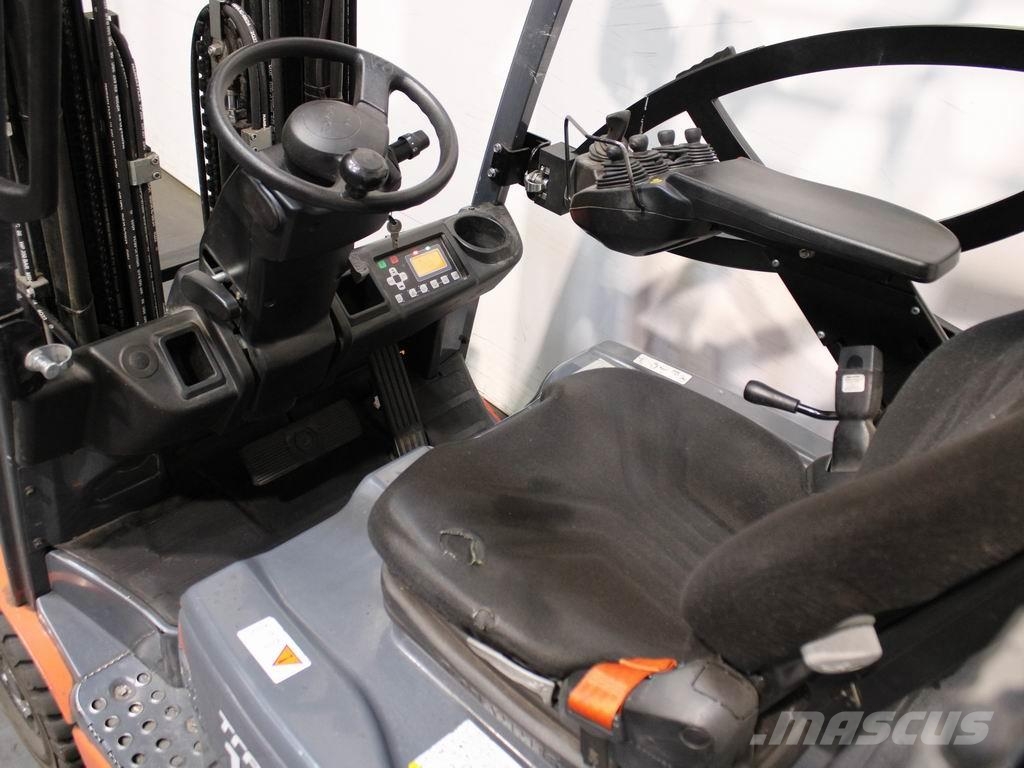 Toyota 8 FBM 18 T Electric forklifts