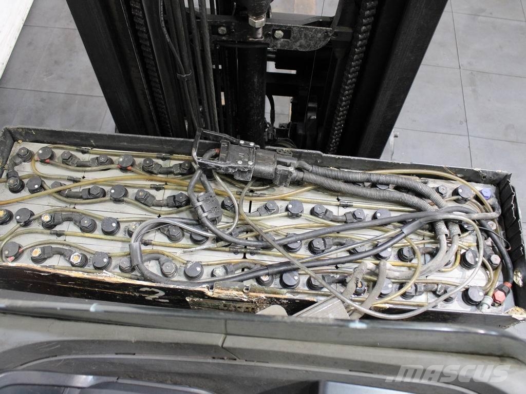 Toyota RRE 140 Ανυψωτικά στενών δρόμων