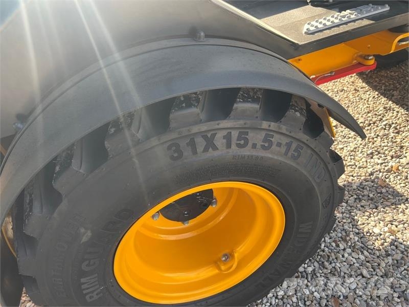 JCB 403 Plus Agri Minicargadoras