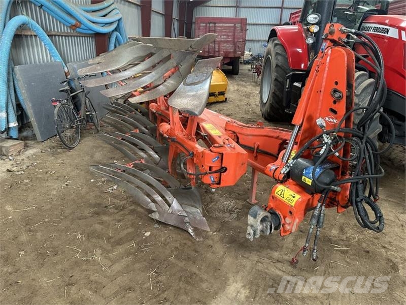 Kuhn Vari-Master 153 Wendepflüge