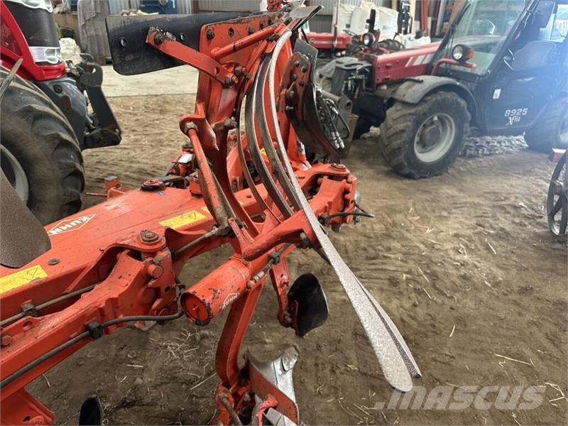 Kuhn Vari-Master 153 Wendepflüge