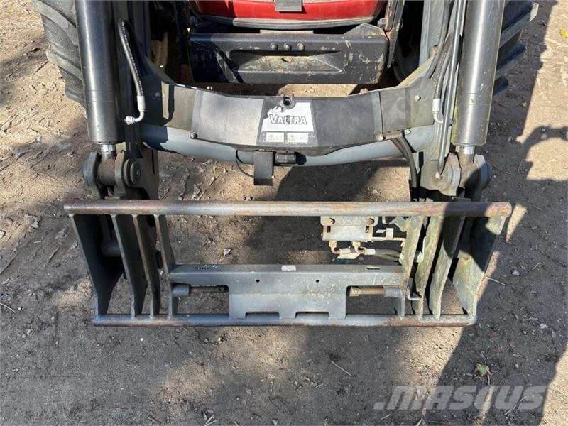 Valtra T 131 Hi-Tech Traktoren