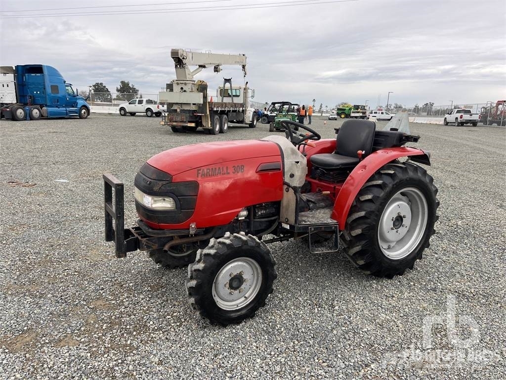 購買待拍賣的二手Case Ih FARMALL 30B 小型曳引機 - Mascus臺灣