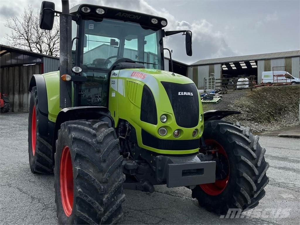 CLAAS 640CIS (50K) Tractoren