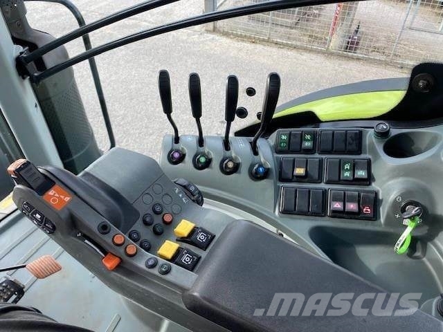 CLAAS 650CIS/50K Трактори