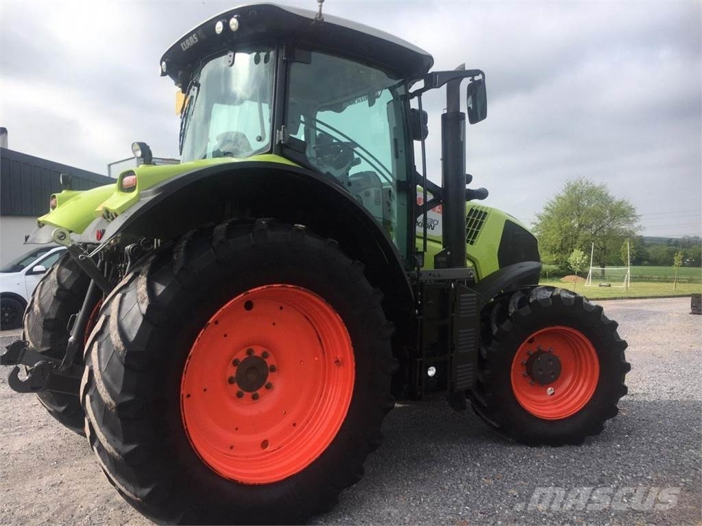 CLAAS AXION 830 Tractors