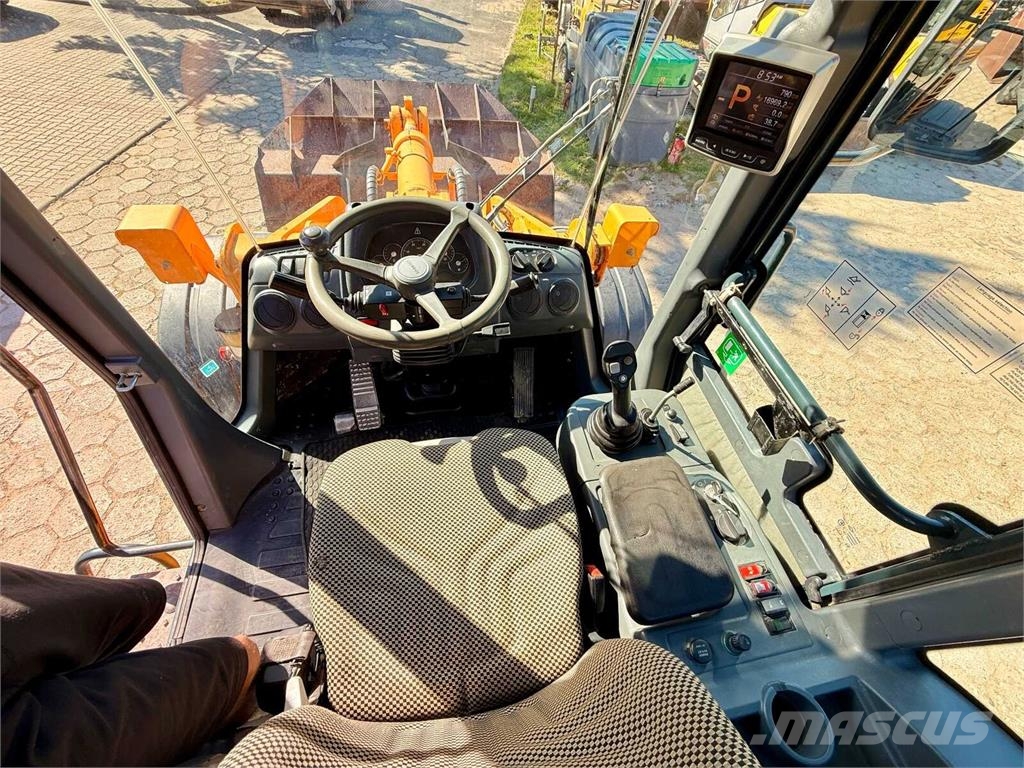 Hyundai HL760-9 لوادر بعجل