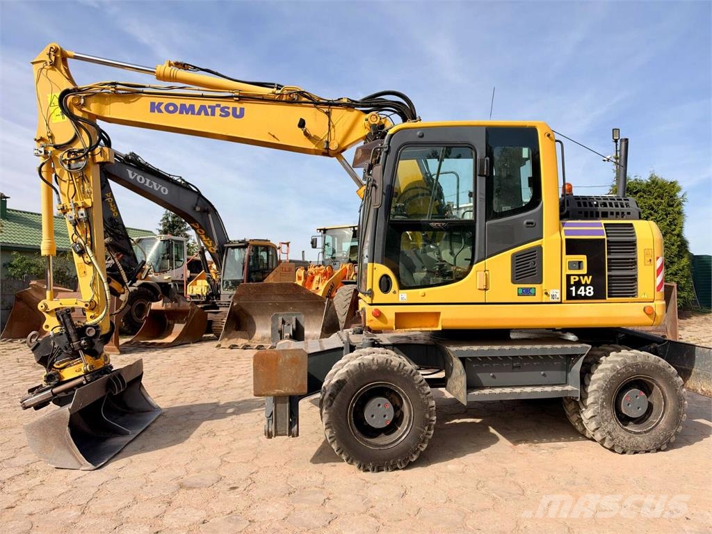 Komatsu PW148-8 2D Колёсные экскаваторы