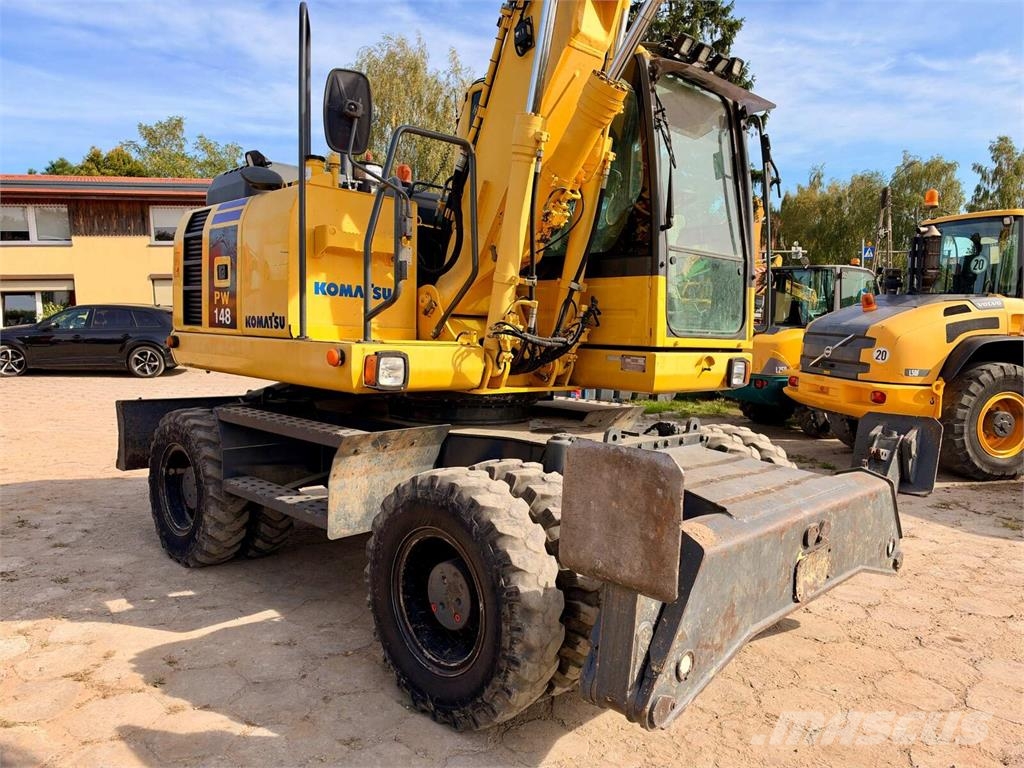 Komatsu PW148-8 2D Колёсные экскаваторы