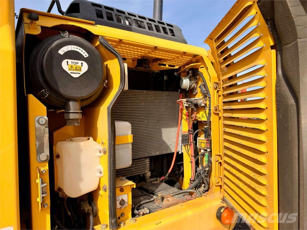 Komatsu PW148-8 2D Колёсные экскаваторы