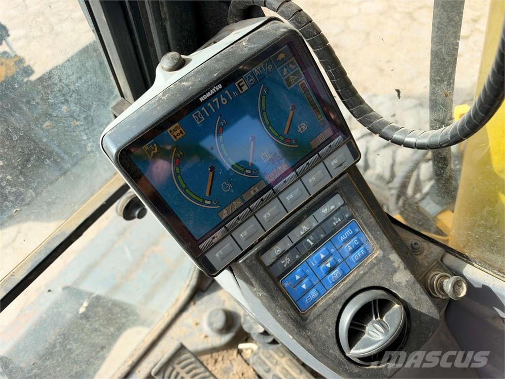 Komatsu PW148-8 2D Колёсные экскаваторы