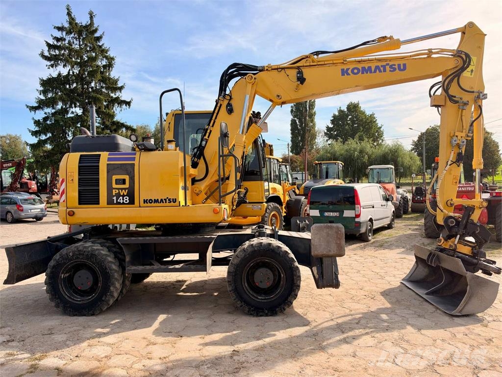 Komatsu PW148-8 2D Колёсные экскаваторы