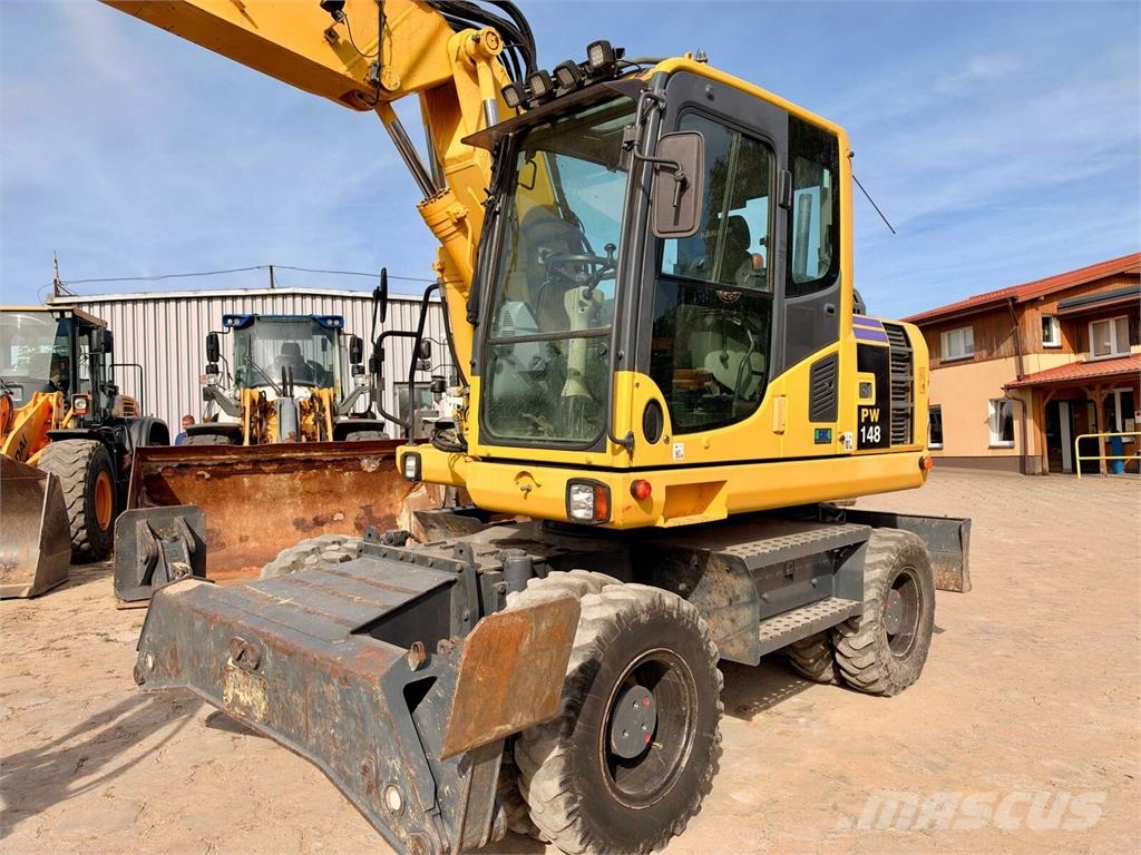Komatsu PW148-8 2D Колёсные экскаваторы
