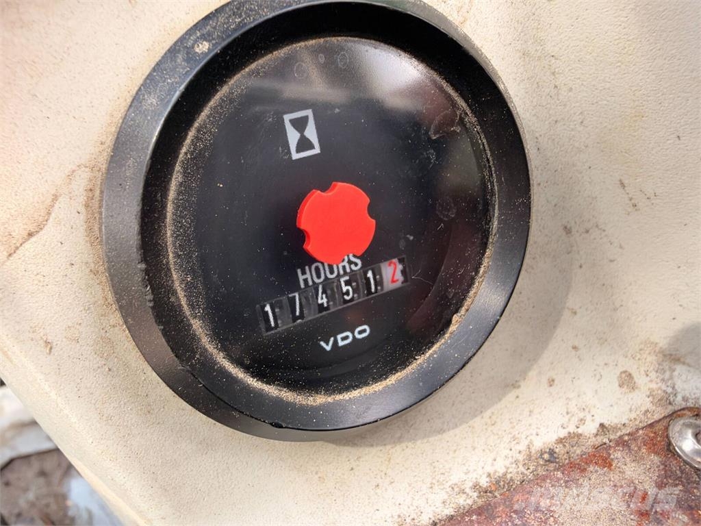 Sennebogen 825 Materialehåndteringsmaskiner