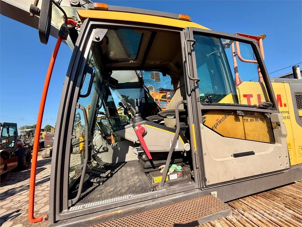 Volvo EC250EL Bageri gusjeničari