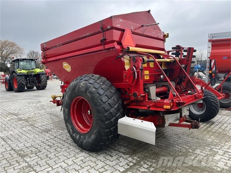 Bredal B 4 m.overbygning Mineralspreder
