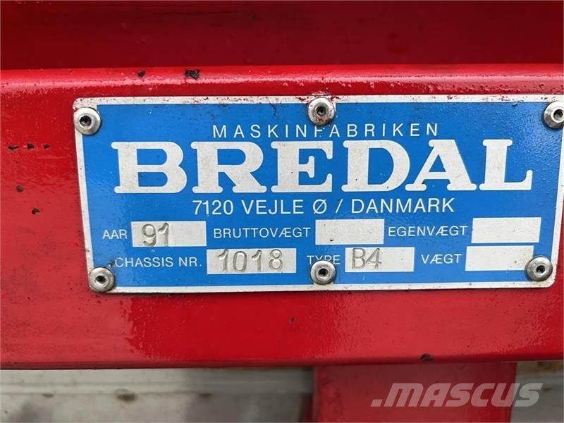 Bredal B 4 m.overbygning Mineralspreder