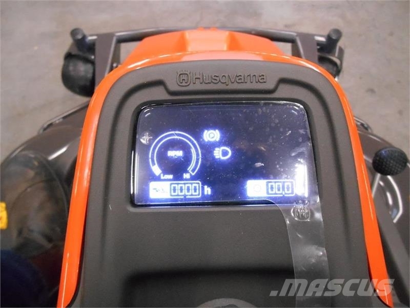 Husqvarna R 316TsX AWD Reitermäher