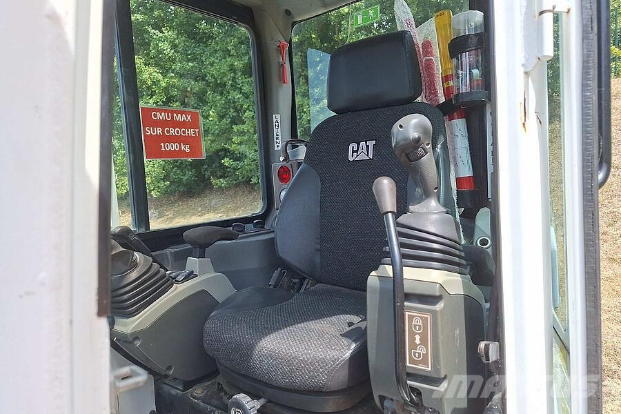 CAT Unac 8TRR/CAT 305.5 E2 CR Lastik tekerli ekskavatörler