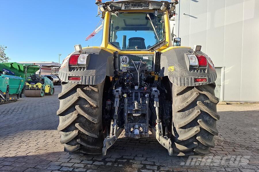 Fendt 828 Vario S4 Трактори