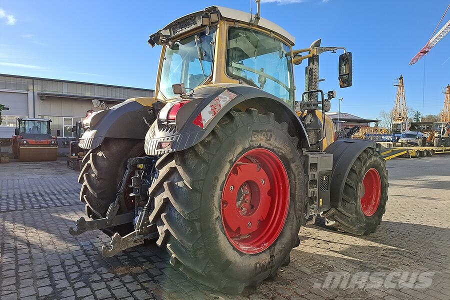 Fendt 828 Vario S4 Трактори