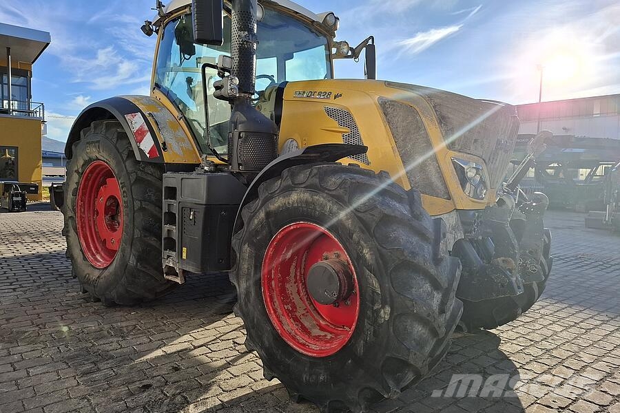 Fendt 828 Vario S4 Трактори