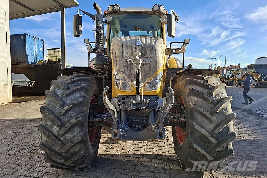 Fendt 828 Vario S4 Трактори
